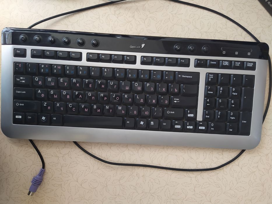 Монитор, клавиатура, USB адаптер, провода