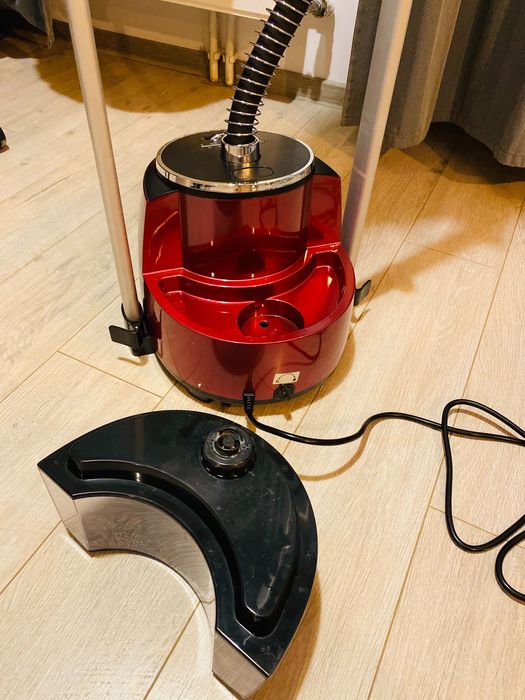 Aparat de calcat vertical cu abur Daewoo 2000 W