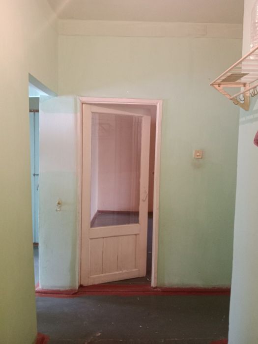 Квартира шошилинч, келишилган нархда сотилади