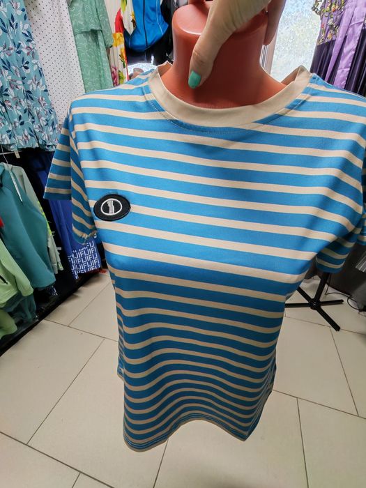 Новая футболка, продам. Не подошёл размер.