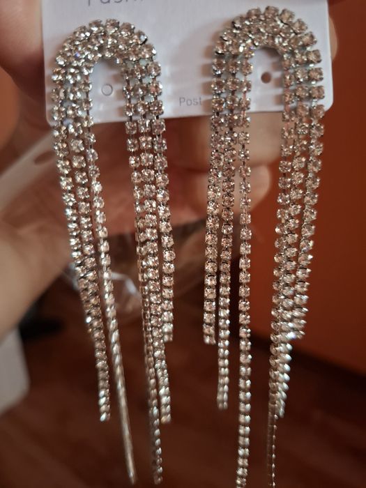 Продам серьги бижутерия