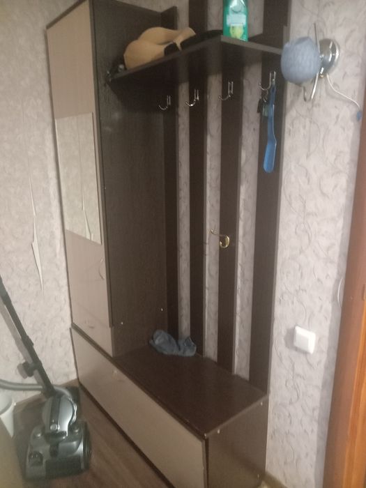 Продам прихожую.