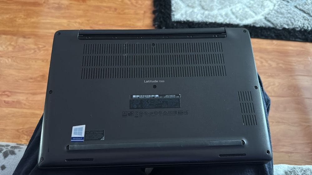 Laptop Dell 7300 i5 gen 8 16gb ram