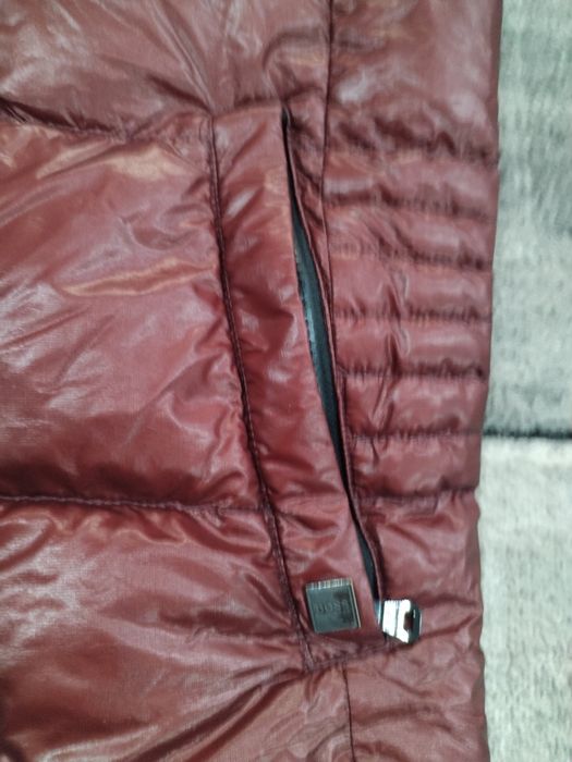 Vestă bărbați puf Hugo boss originală.