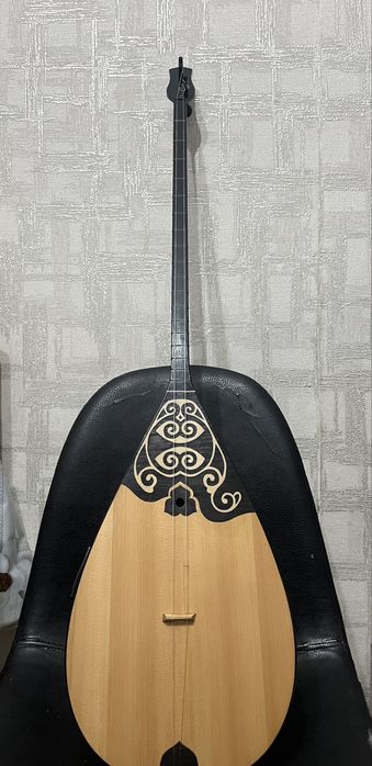 Жартылай кәсіби домбыра