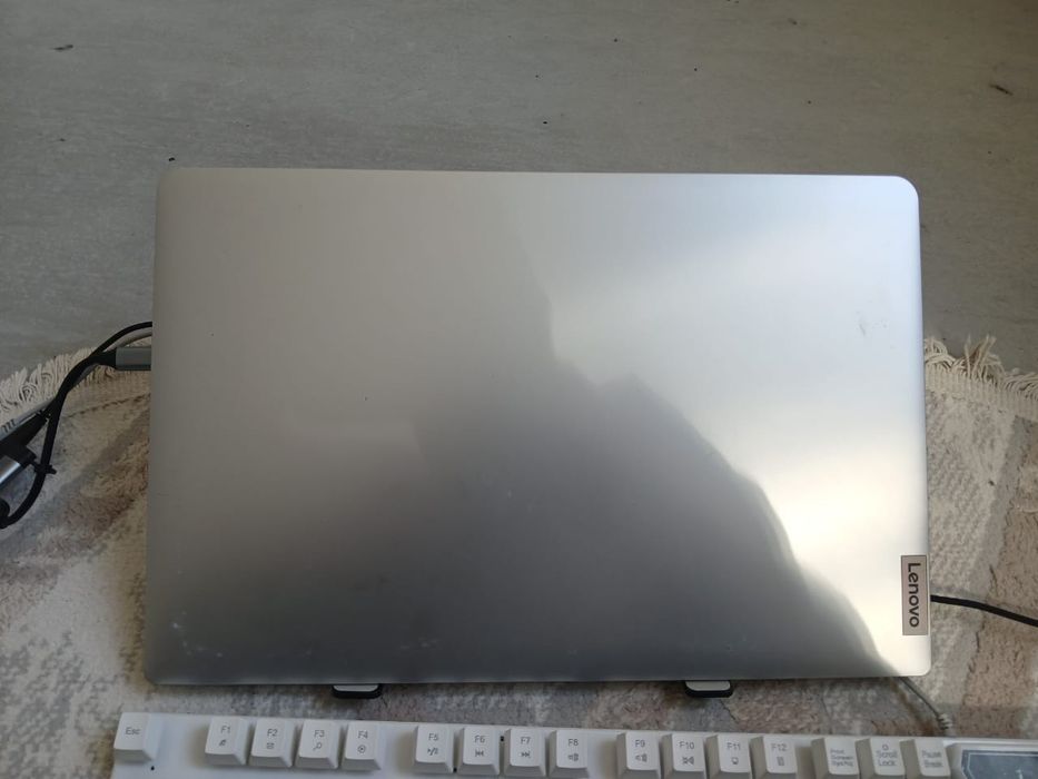 Lenovo ideapad 1i(15", 7)