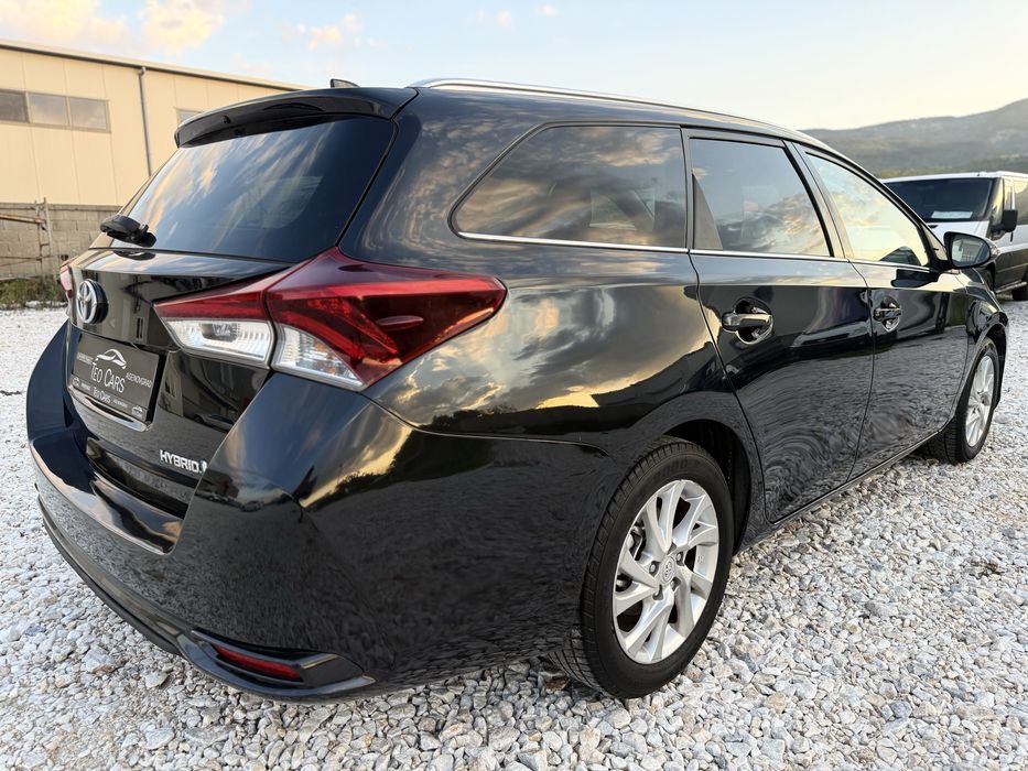 Toyota Auris 1.8 Hybrid 100к.с Facelift / Panorama / NAVI / Camera