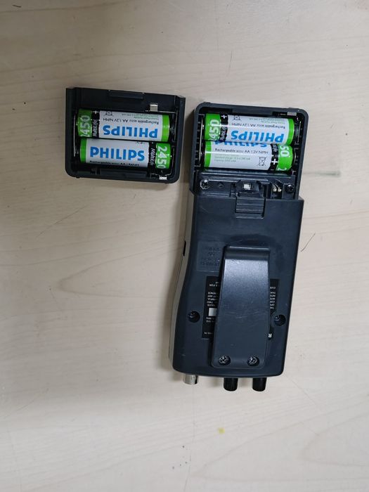 Scanner radio multibanda RadioShack Pro74