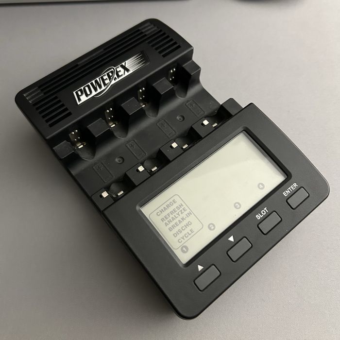 incarcator acumulatori Powerex Maha MH-C9000