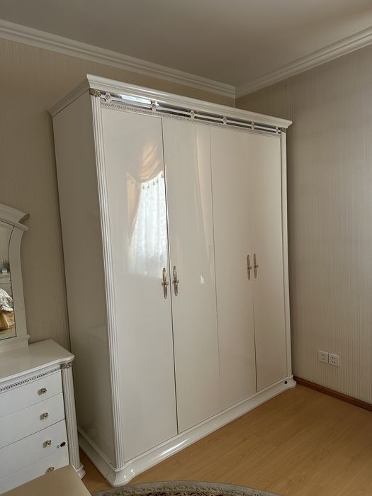 Спальный Гарнитур Молочного цвета