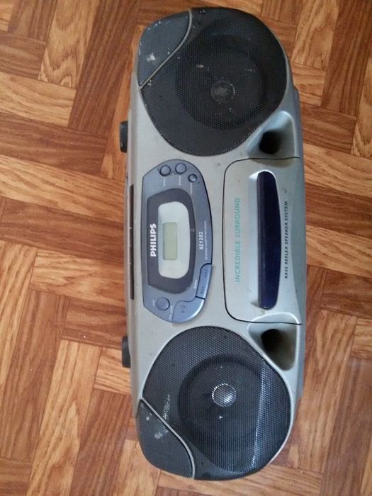 Магнитофон Philips