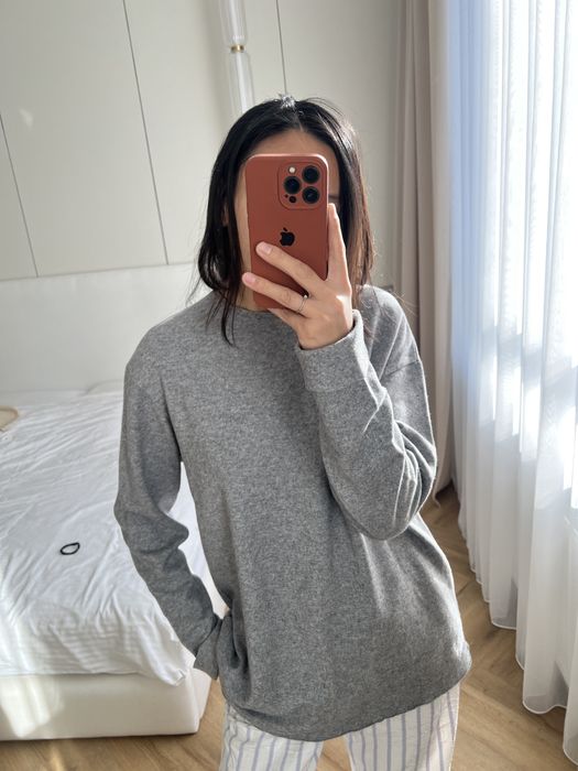 Шерстяной свитер Ushatava