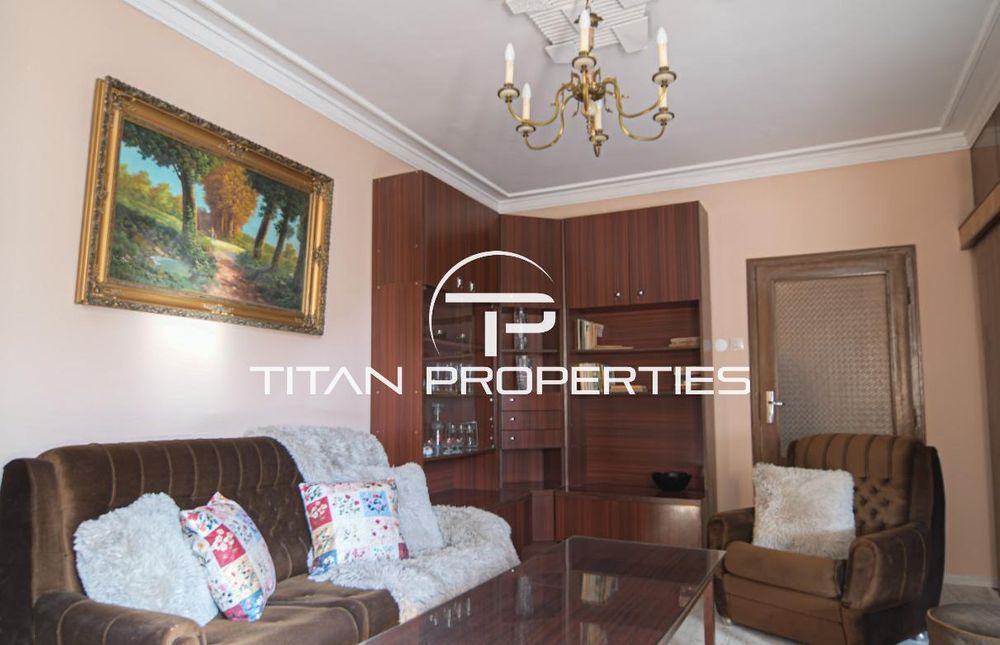 Дава се под наем Четиристаен апартамент в Пловдив, Младежки Хълм - 95 кв.м за 668.1 € - Снимка #1