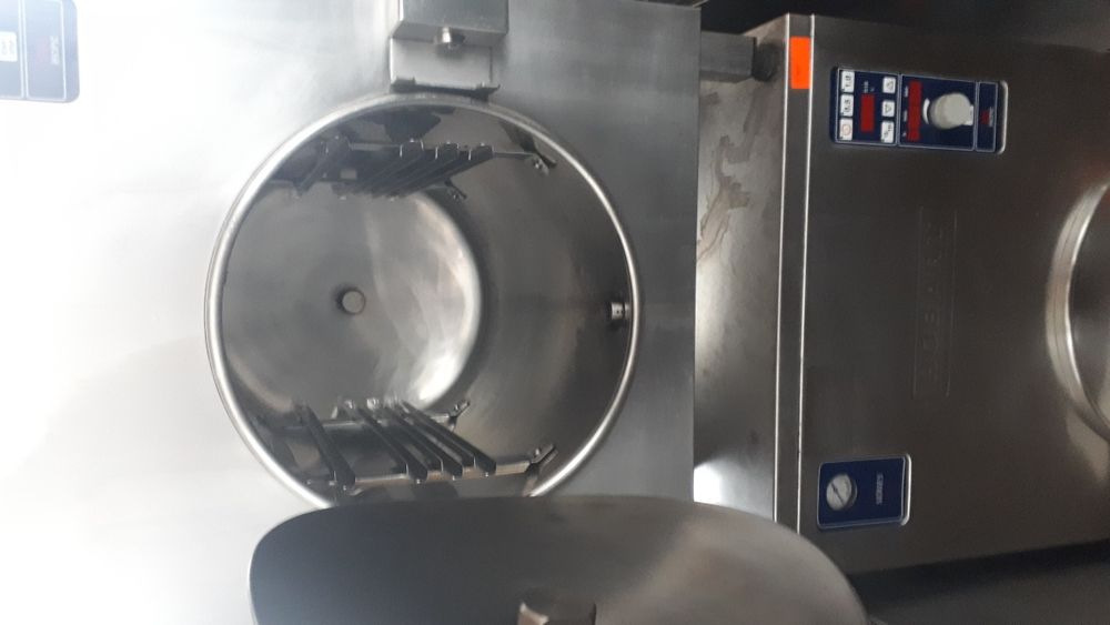 Стиимър/ паромат. Вари под налягане на 190 градуса