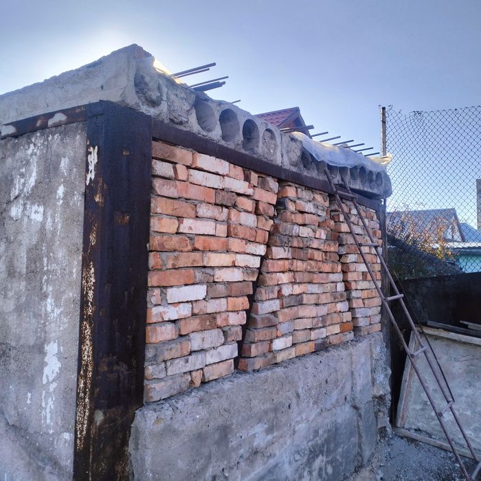 Продам плиты перекрытия и плиты стеновые