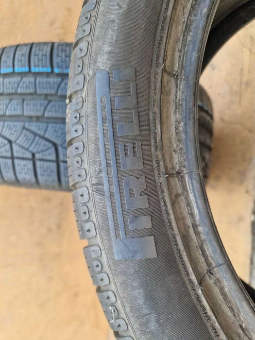 2 Pirelli R19 275/40 Зимни гуми  DOT 4917