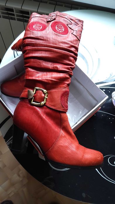 Сапоги б/у продаются