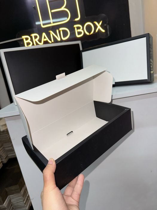 Коробка с откидной крышкой