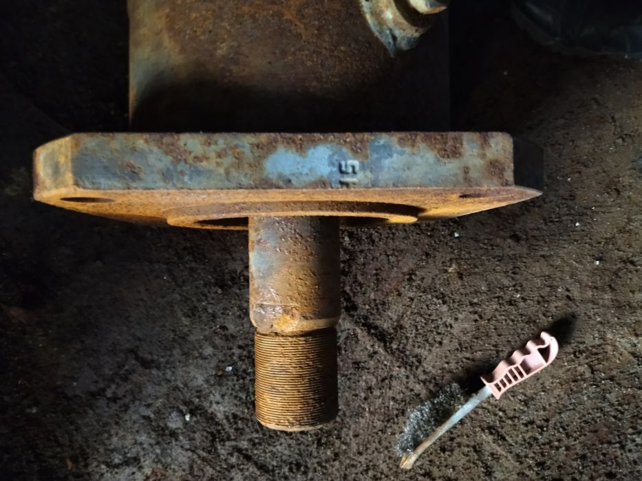 Продам целиндар от крана-Иванович-торг есть.