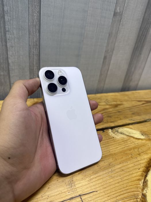 Iphone 16 pro White