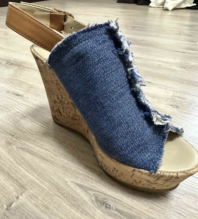 Босоножки женские