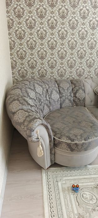 Продаем диван для зала