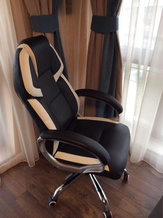 Чисто нов офис/геймърски стол Barton!