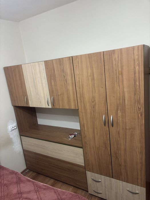 Шкаф за дрехи със скрин,две чекмеджета