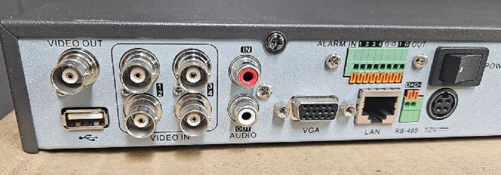 DVR Hikvision DS-7204 ДВР Хиквижън до 4 камери + 500 GB HDD хард диск