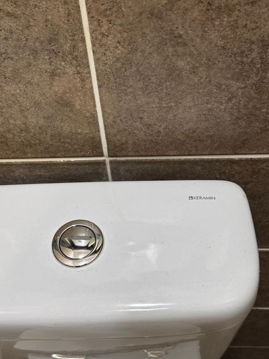 Продам унитаз напольный