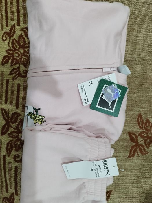 Продам спортивный костюм