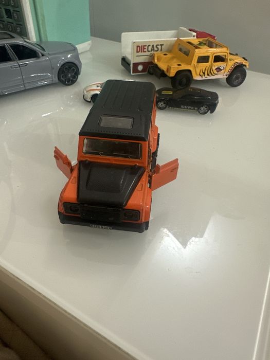 Продам игрушки машинки металлические