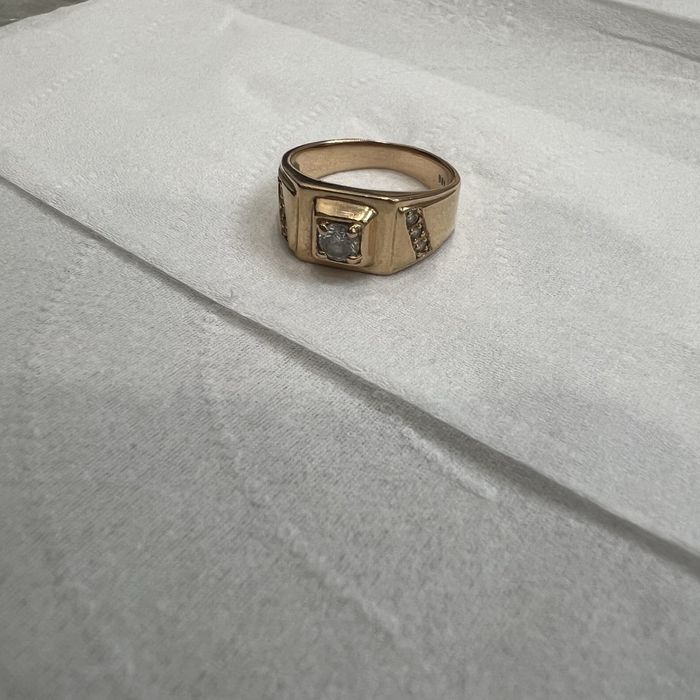 Продам золото 585