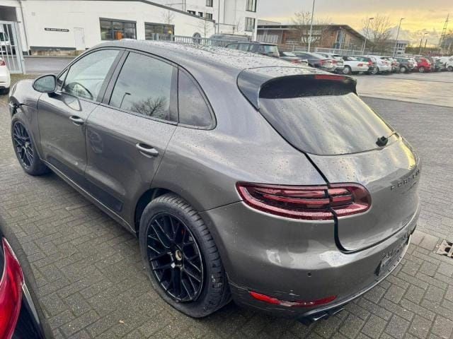 Vand Macan GTS avariat