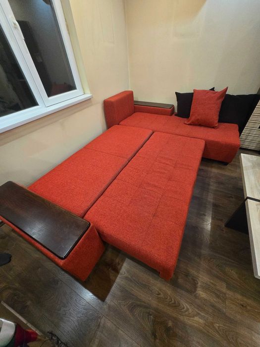 Ъглов диван - червен