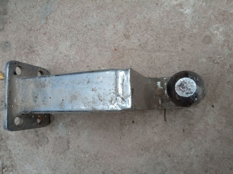 Фаркоп для внедорожника с шариком на 3500Lbs (1.5тонн)