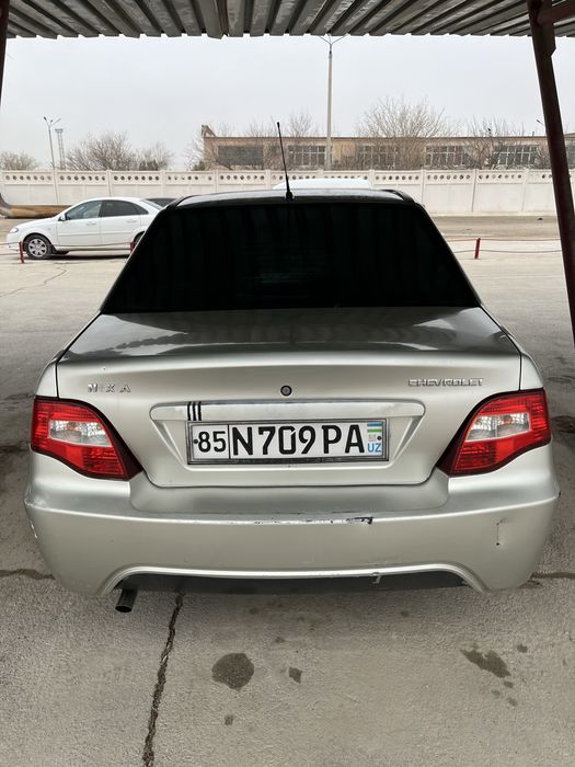 Nexia 2lyuks moshinadi sotiladi.