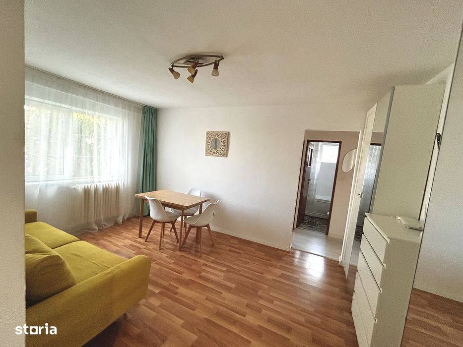 Vând Apartament 3 camere mobilat - luminos, liniște, locație excelentă