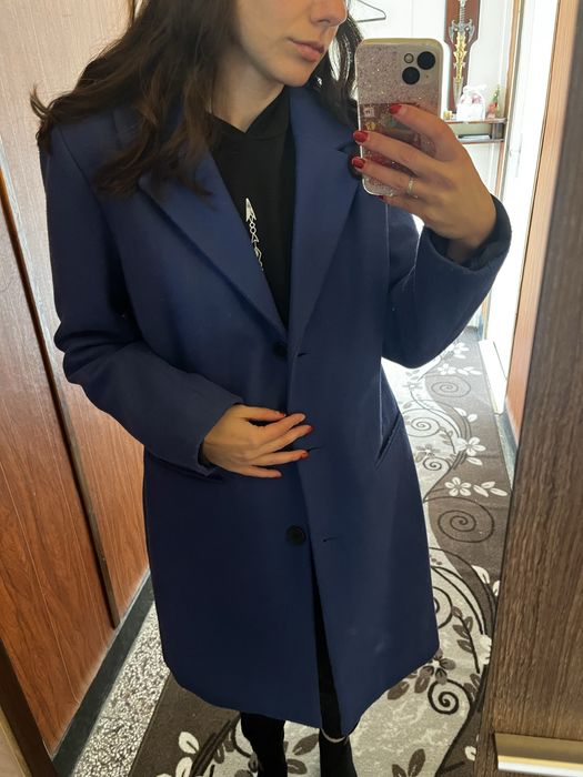 Палто в синьо ,много запазено