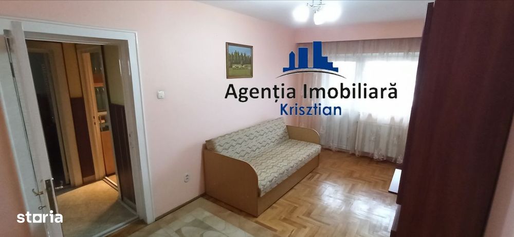 Apartament cu 4 camere de vânzare în Micro 16