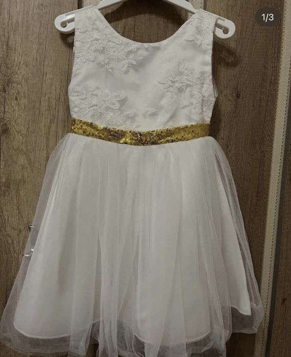 Продам платья детские