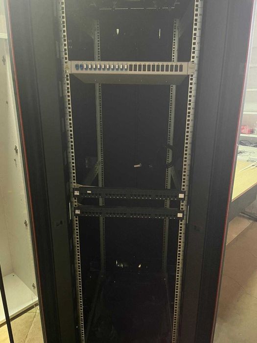 Сървърен шкаф Estap