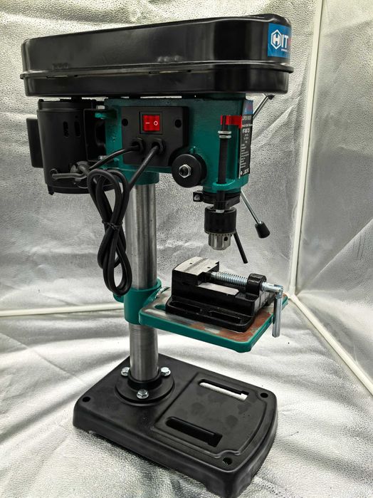 Masina de gaurit cu coloana Hitman 1950W 739 lei