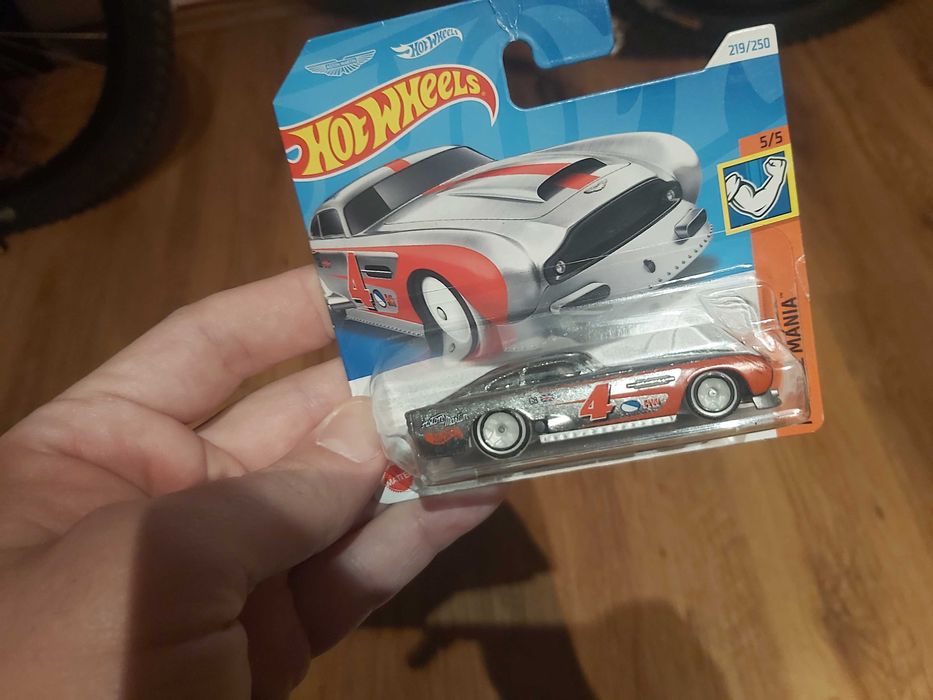 Mașinuță de colecție Hot Wheels Aston Martin DB4GT High Speed Edition