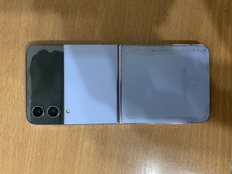 Продаю телефон Galaxy Z Flip 4