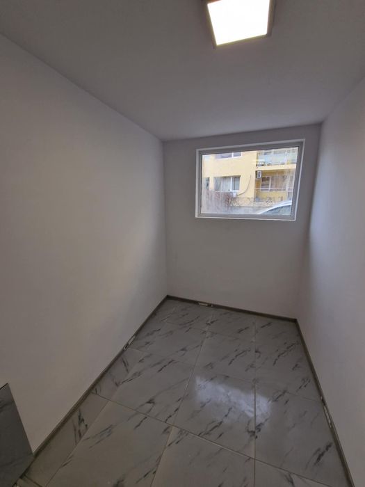 Дава се под наем Магазин в Шумен, Център - 110 кв.м за 408 € - Снимка #9