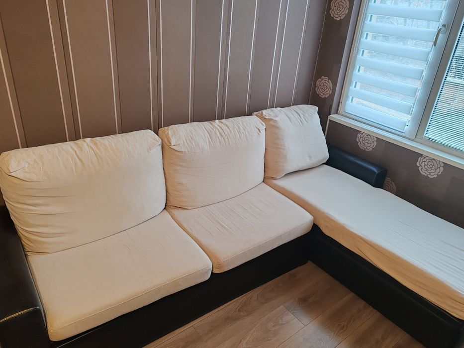 Диван в отлично състояние.