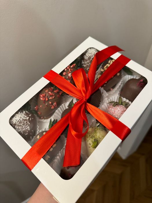 Клубника в шоколаде в наличии