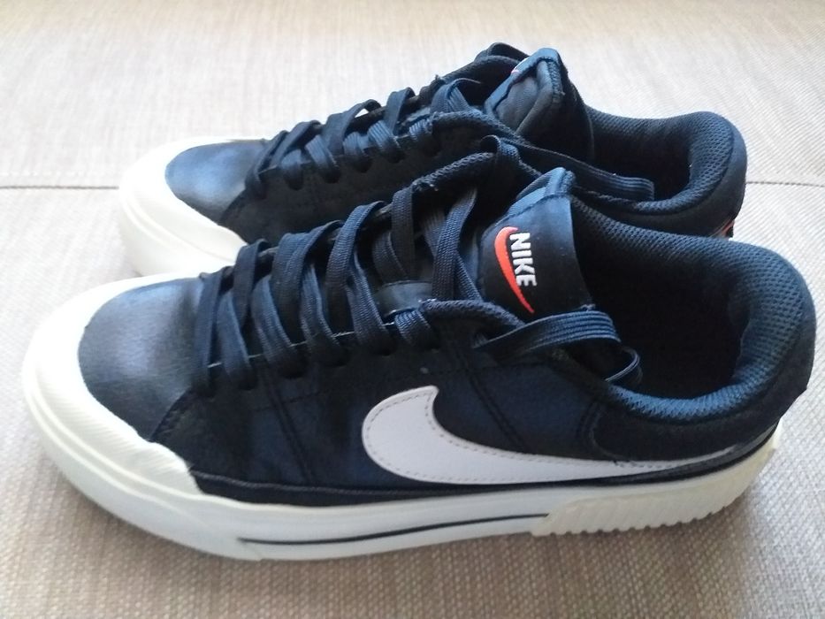 Дамски маратонки Nike