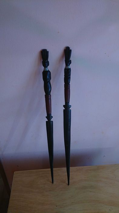 Sabie sculptata lemn Abanos